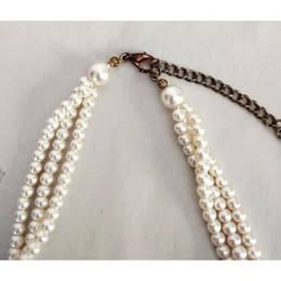 1990s Vintage 3 Strand Twisted Faux Pearl Necklace, Bridal Accessories - Picture 4 of 4